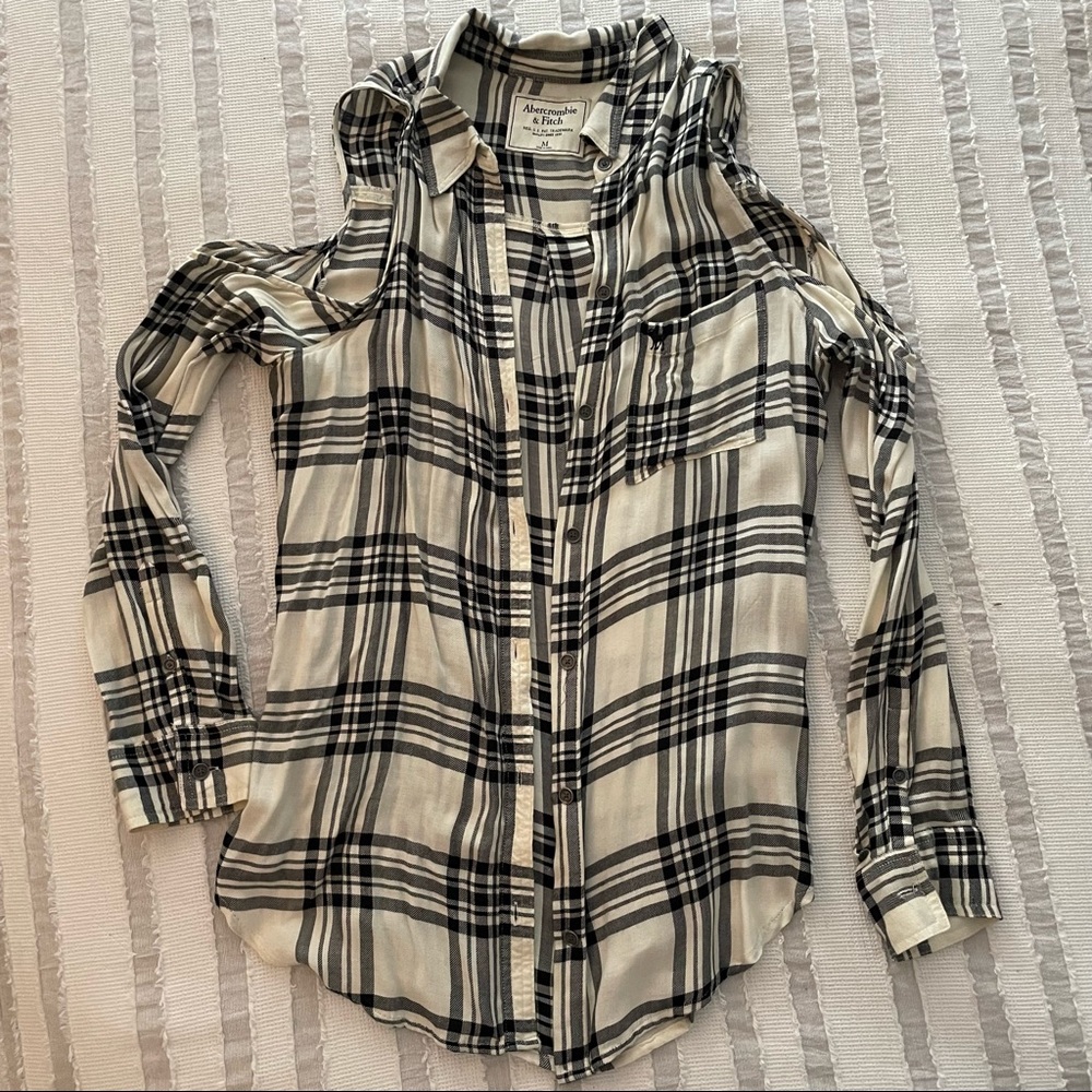 Abercrombie & Fitch Cold Shoulder Flannel, M